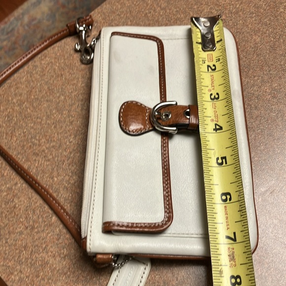 Vintage Coach Wristlet - Picture 10 of 13